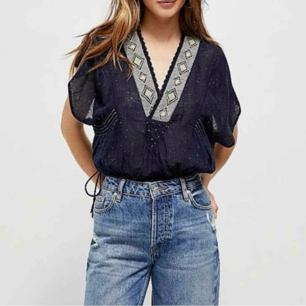 Free People Top Like A Breeze Pullover Boho Embroidery Size XS  EUC